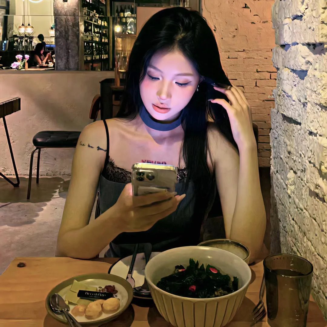 黑夜里的眼睛